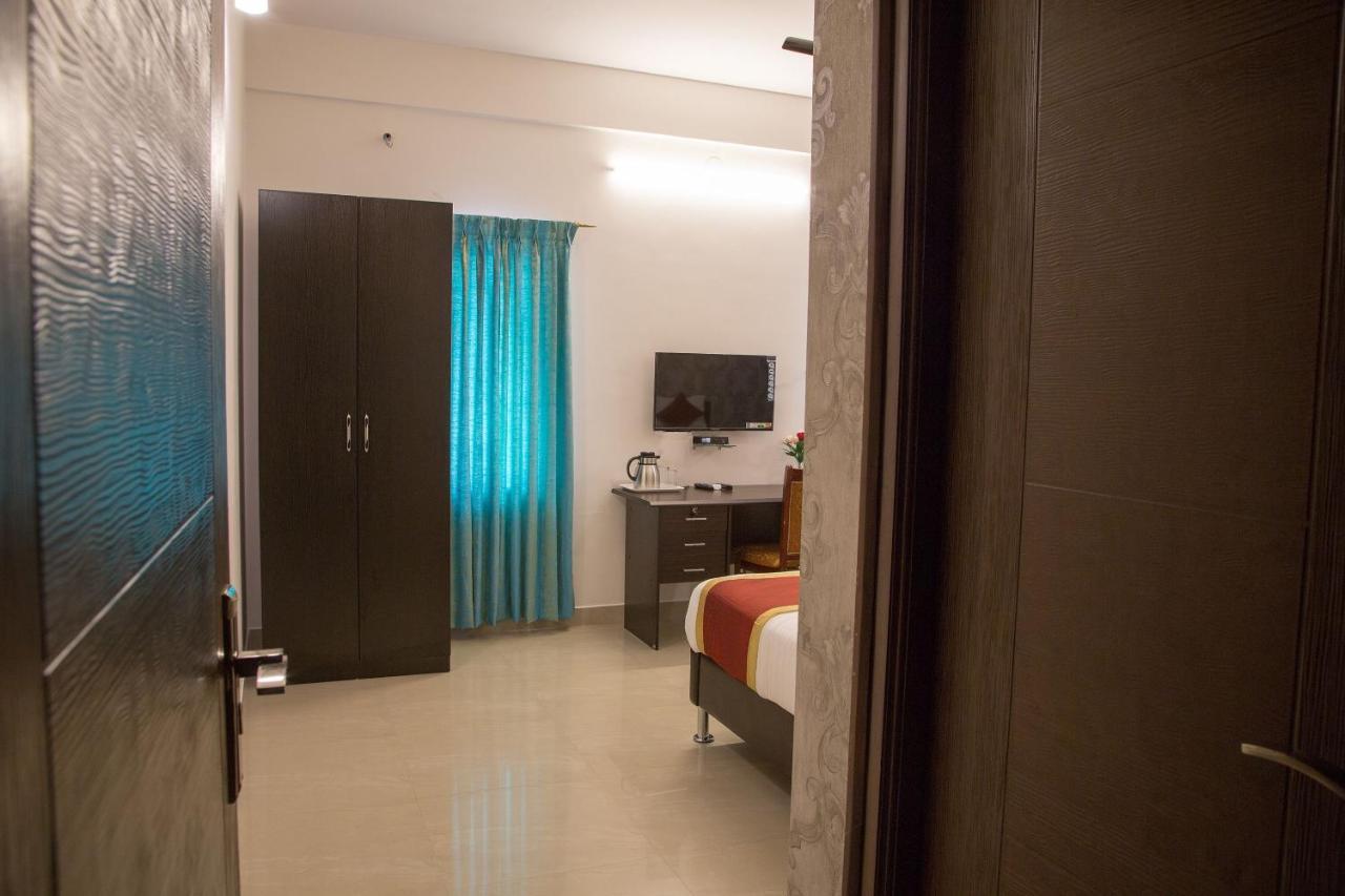 Oyo 8737 King Suites Bangalore Extérieur photo